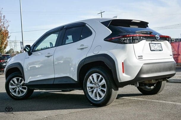 2023 Toyota Yaris Cross Hybrid GXL image 2