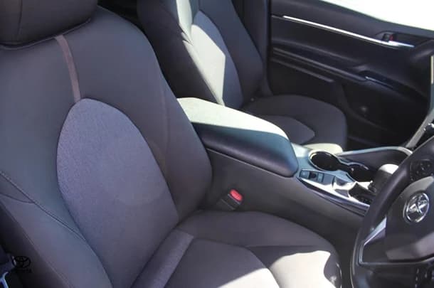 2020 Toyota Camry Ascent image 18
