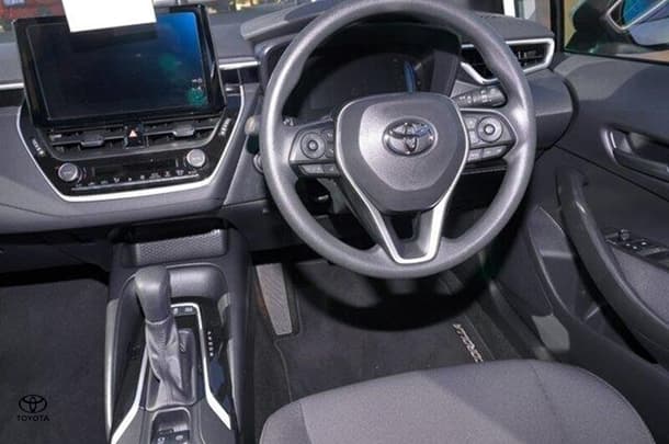 2024 Toyota Corolla Hatch Hybrid Ascent Sport image 7