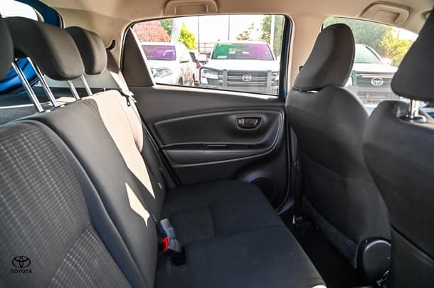 2019 Toyota Yaris ASCENT image 18