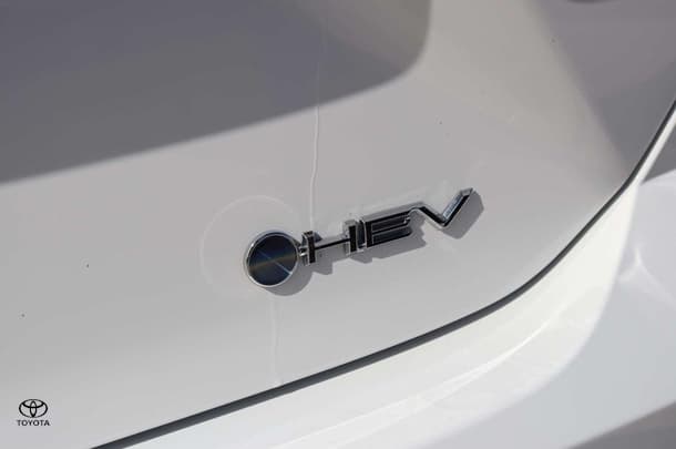 2024 Toyota Camry Hybrid SL image 8