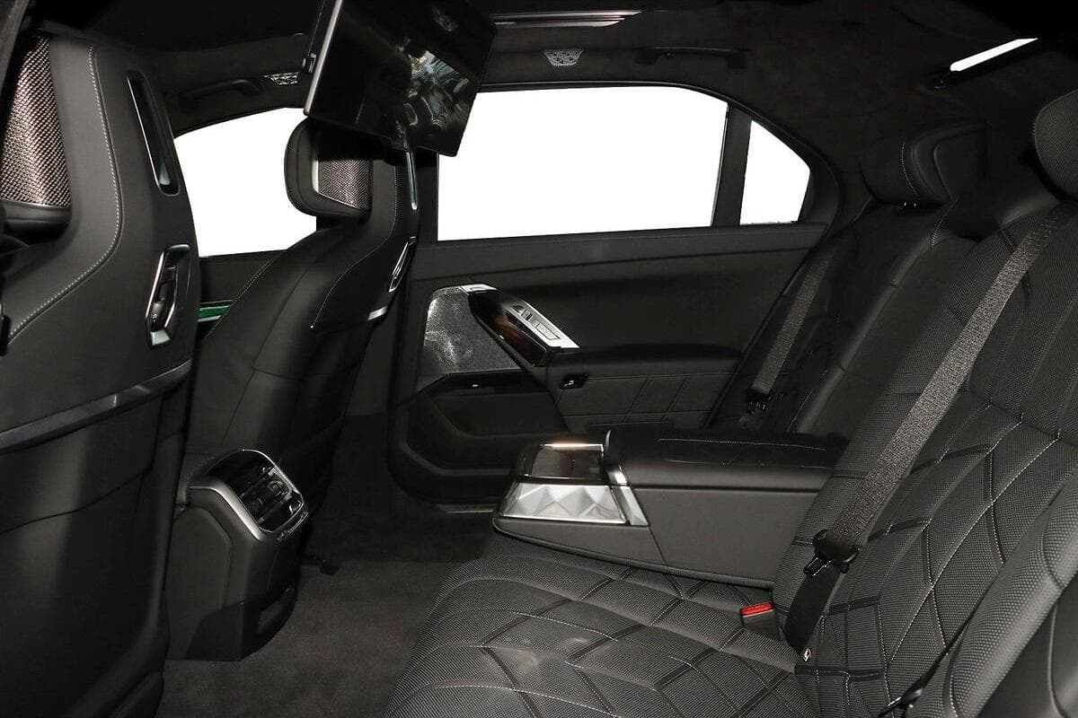 2025 BMW i7 xDrive60 M Sport G70 Auto AWD image 8