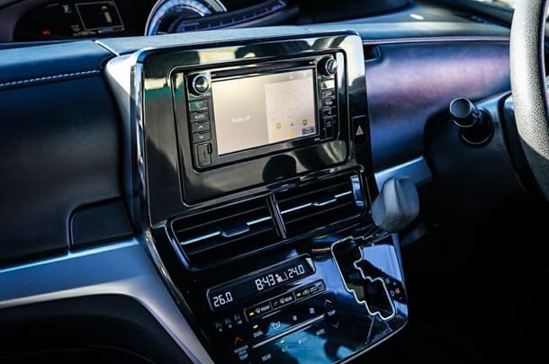 2019 Toyota Tarago GLi image 22