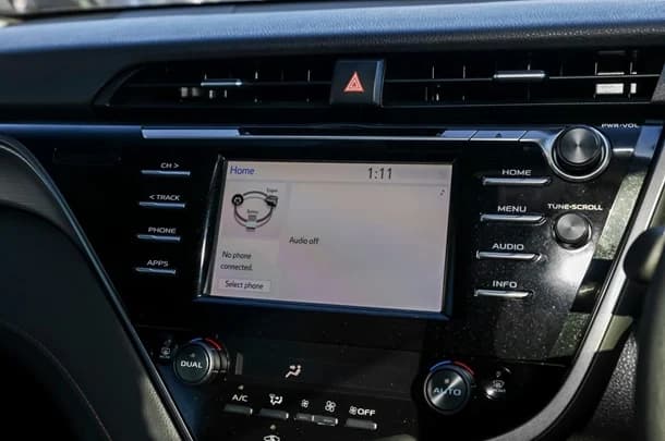 2020 Toyota CAMRY HYBRID Ascent image 14