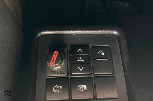 2021 Toyota Prado VX image 19