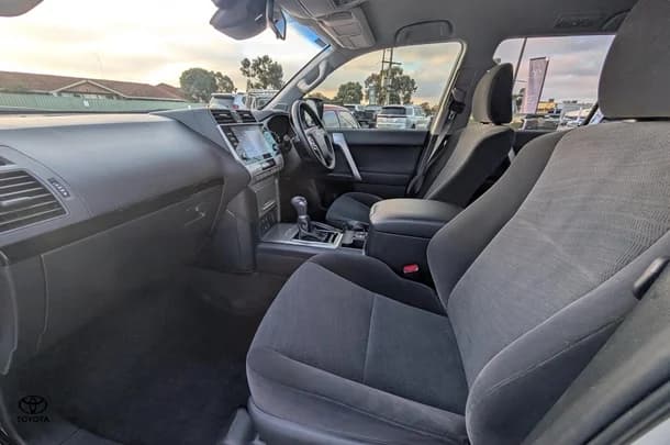 2021 Toyota Prado GXL image 29