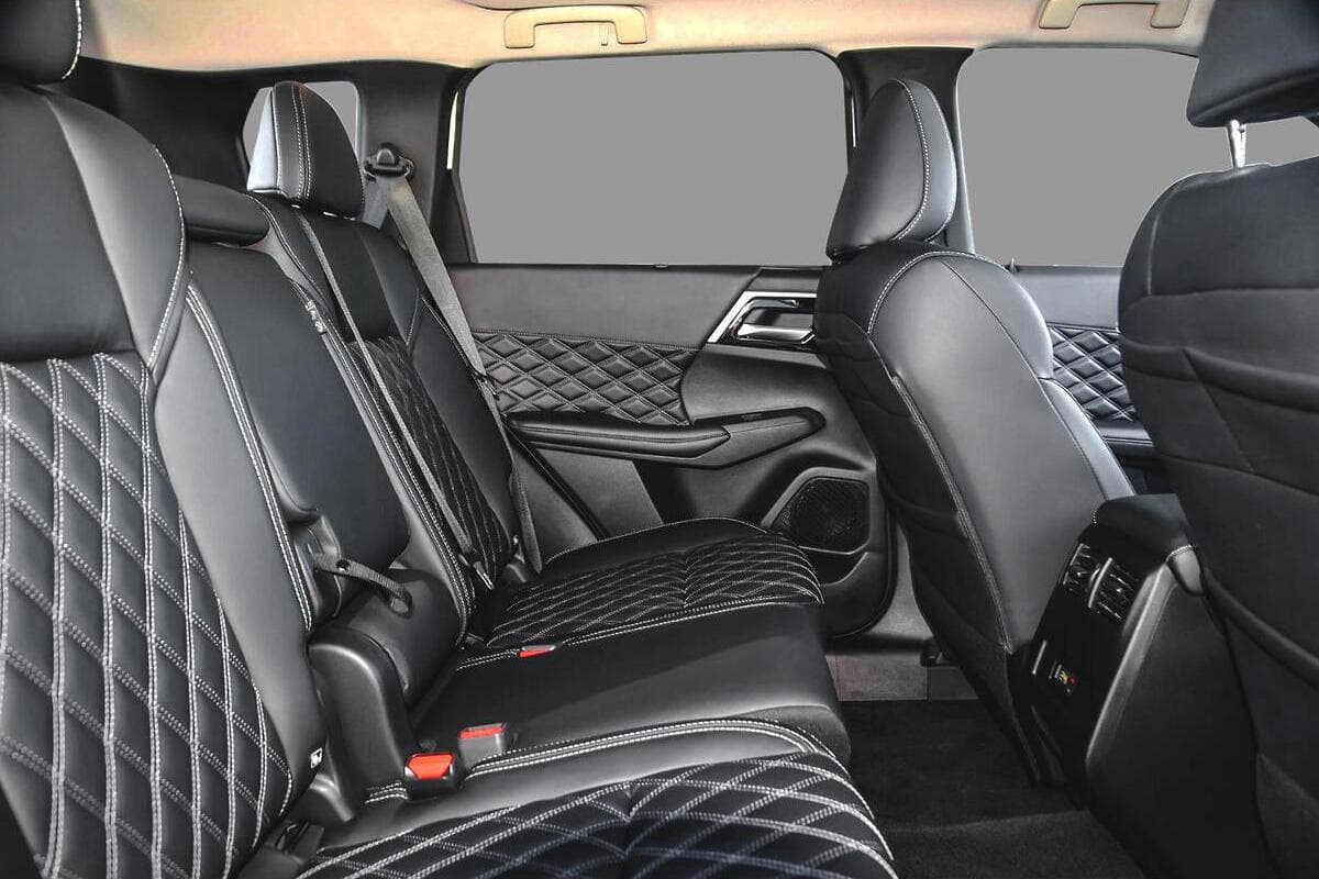 2024 Mitsubishi Outlander Exceed ZM Auto AWD MY24 image 9