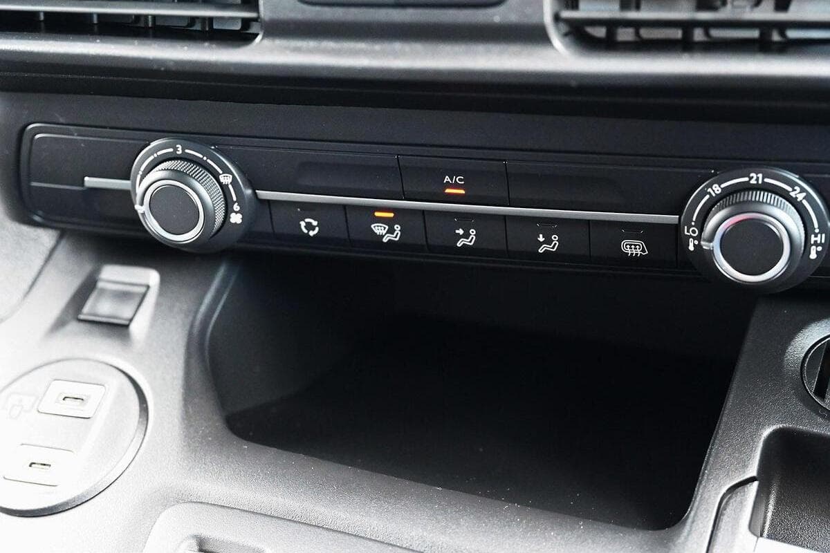 2024 Peugeot Partner Pro SWB Auto MY25 image 12