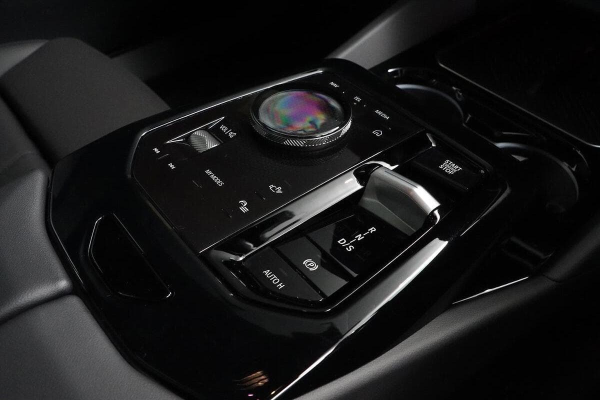 2025 BMW 5 Series 520i M Sport G60 Auto image 15