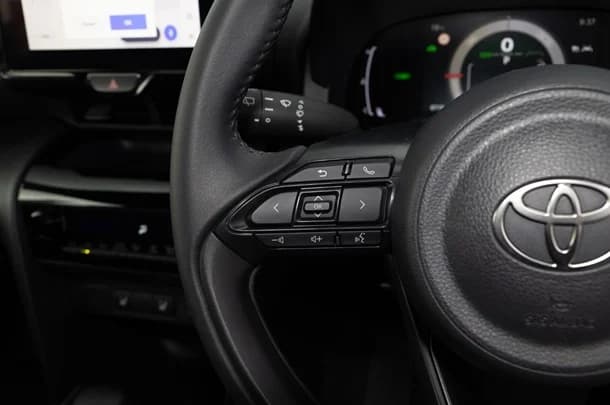 2024 Toyota Yaris Cross Hybrid Urban image 18