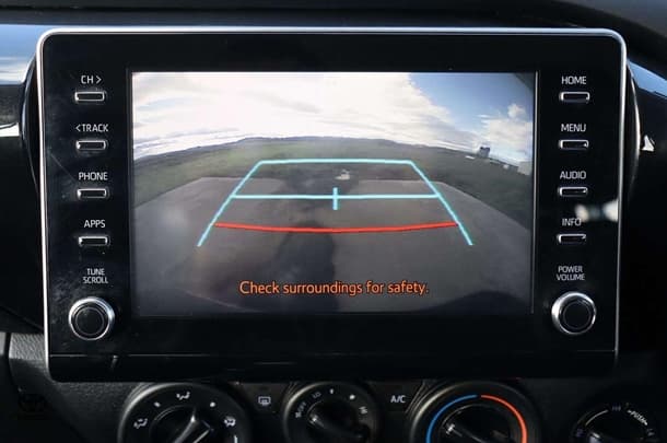 2023 Toyota Hilux 4x4 SR image 16
