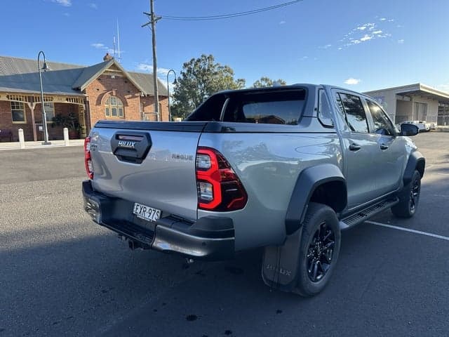 2023 Toyota Hilux Rogue image 4