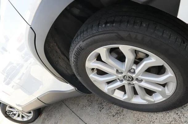 2023 Toyota Corolla Cross Hybrid GX image 4