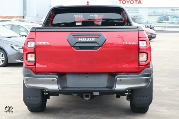 2023 Toyota Hilux 4x4 Rogue image 18
