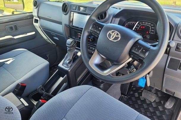 2023 Toyota LC Military GXL image 12