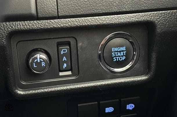 2022 Toyota Prado Kakadu image 21