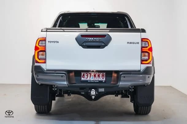 2024 Toyota Hilux 4x4 Rogue image 6