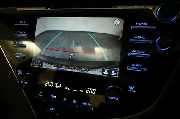 2018 Toyota Camry SL image 15