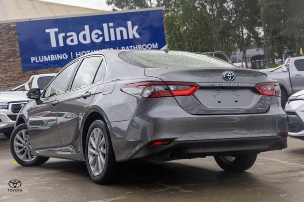 2023 Toyota Camry Hybrid Ascent image 2