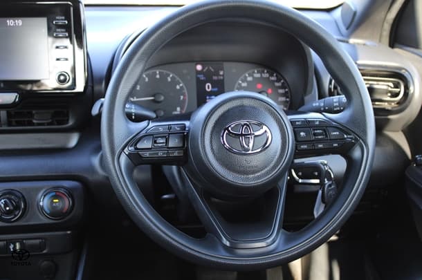 2023 Toyota Yaris Ascent Sport image 17