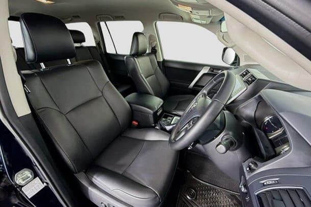 2023 Toyota Prado GXL image 11