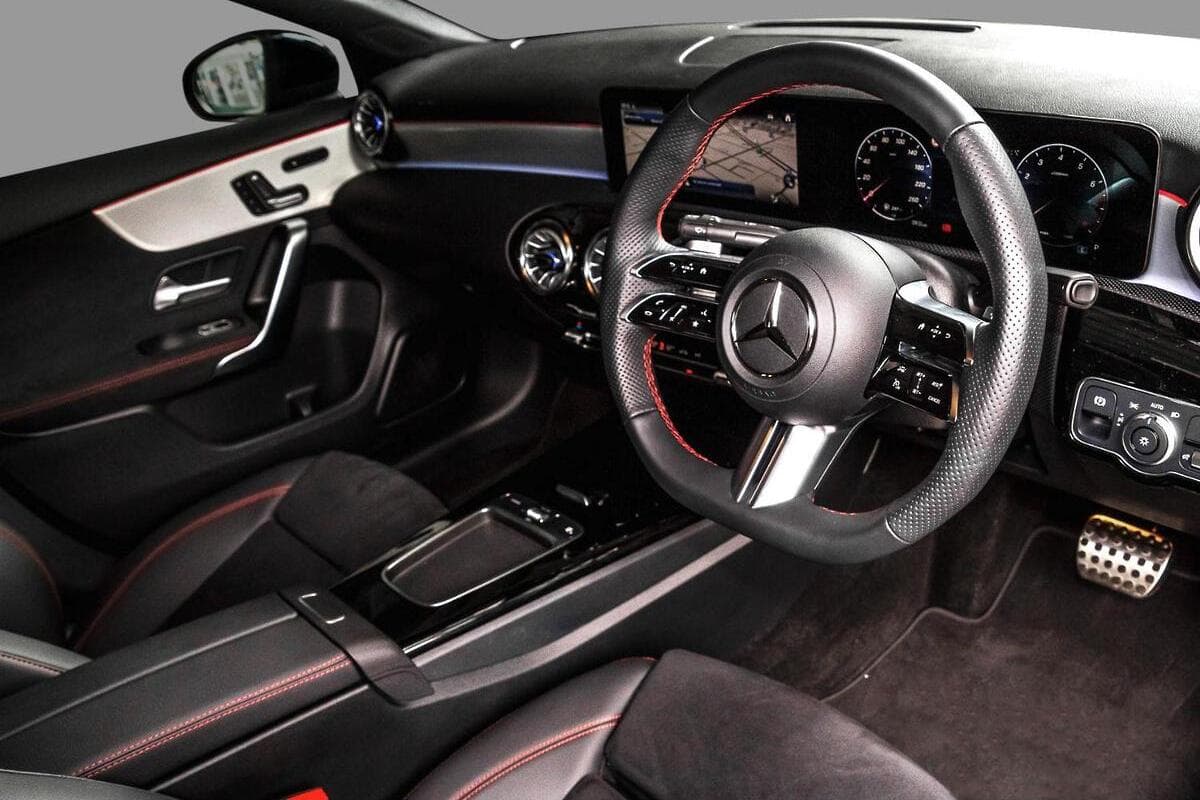 2025 Mercedes-Benz A-Class A250 Auto 4MATIC image 6