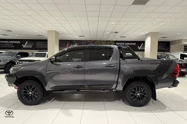 2022 Toyota Hilux 4x4 Rugged X image 6
