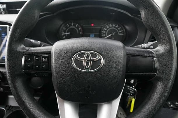 2019 Toyota HILUX Workmate image 16