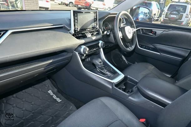 2019 Toyota RAV4 GX image 10