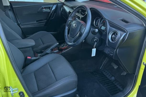 2017 Toyota Corolla Ascent Sport image 27