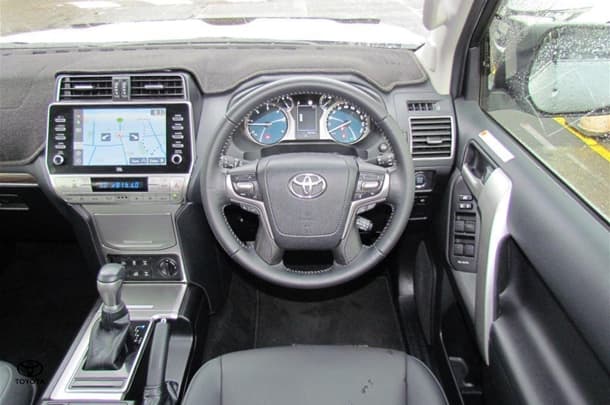 2023 Toyota Prado VX image 17