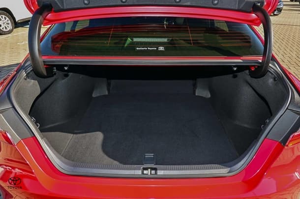 2021 Toyota Camry Ascent image 9