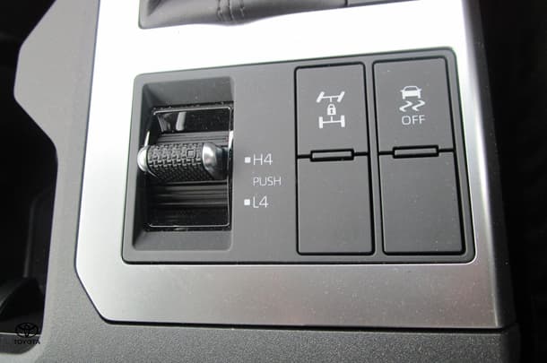 2024 Toyota Prado VX image 23