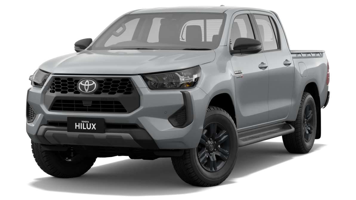 2025 Toyota Hilux 4x4 SR 48V Diesel Double-Cab Pick-Up image 4