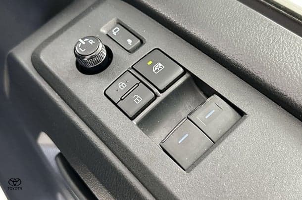 2019 Toyota Hiace LWB image 11