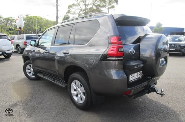 2020 Toyota Prado GXL image 6