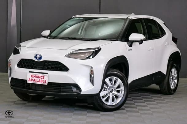 2024 Toyota Yaris Cross Hybrid GX image 3