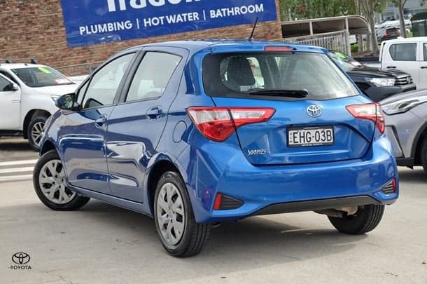2019 Toyota Yaris Ascent image 2