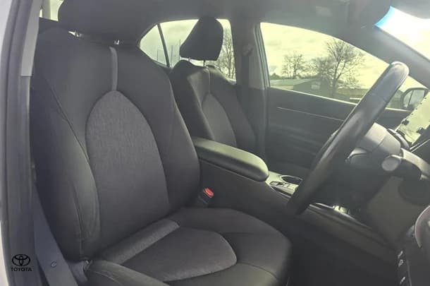 2021 Toyota Camry Hybrid Ascent Sport image 12
