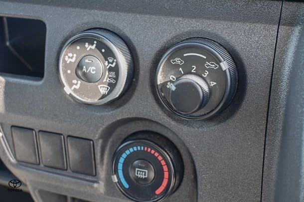 2017 Toyota Hiace LWB image 20