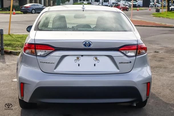 2023 Toyota Corolla Sedan Hybrid Ascent Sport image 5