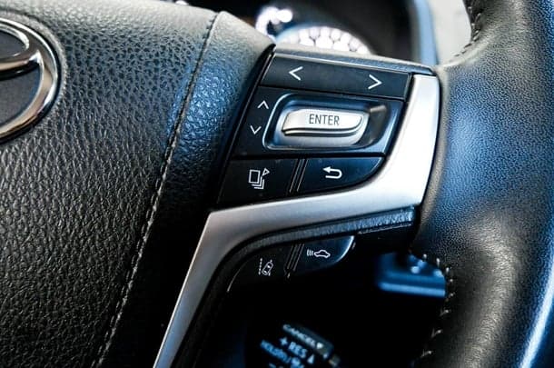 2023 Toyota Prado GXL image 15