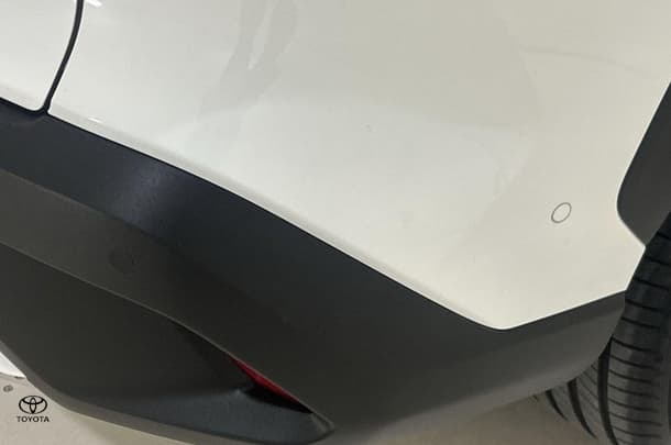 2023 Toyota Corolla Cross Hybrid Atmos AWD image 13