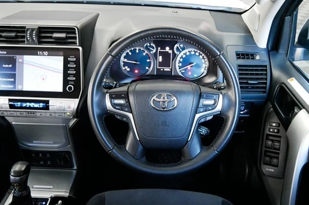 2023 Toyota Prado GXL image 9
