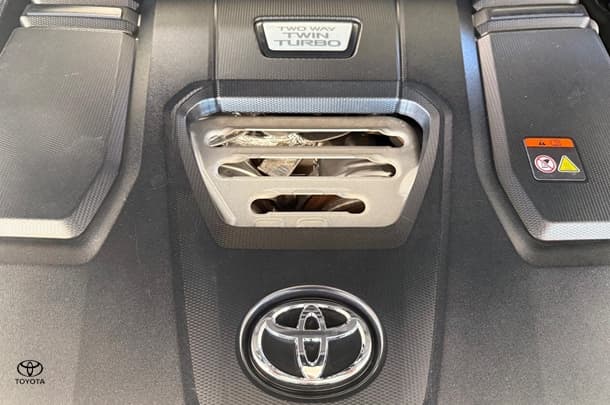 2022 Toyota Landcruiser VX image 23