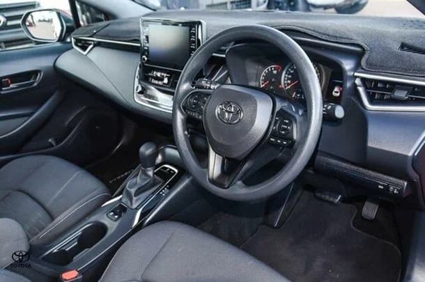 2018 Toyota COROLLA Ascent Sport image 6