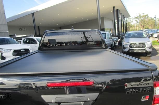 2024 Toyota Hilux GR-S image 21