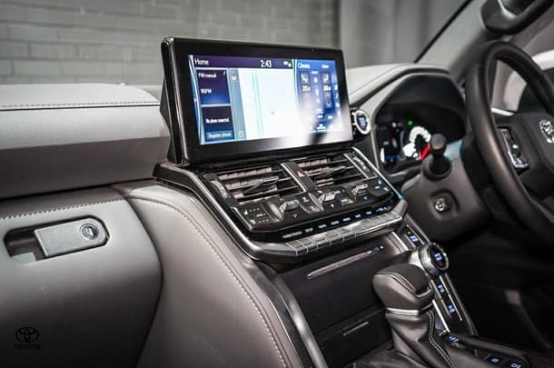 2024 Toyota Landcruiser VX image 24