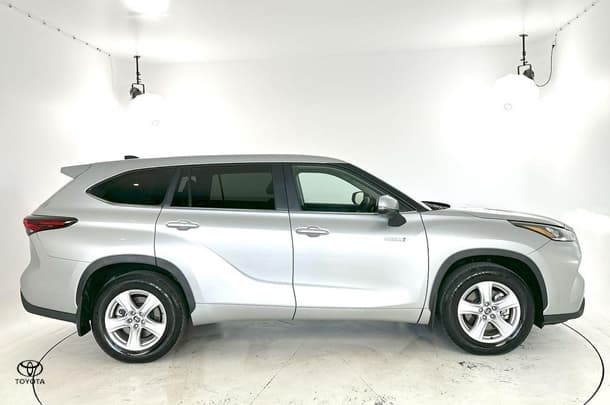 2024 Toyota Kluger Hybrid GX AWD image 10