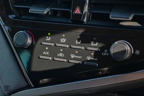 2021 Toyota Camry Ascent image 19